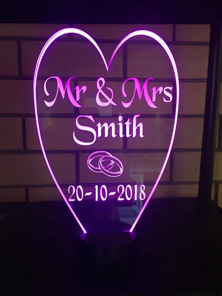 Mr & Mrs - designaglo