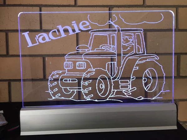 Tractor - designaglo